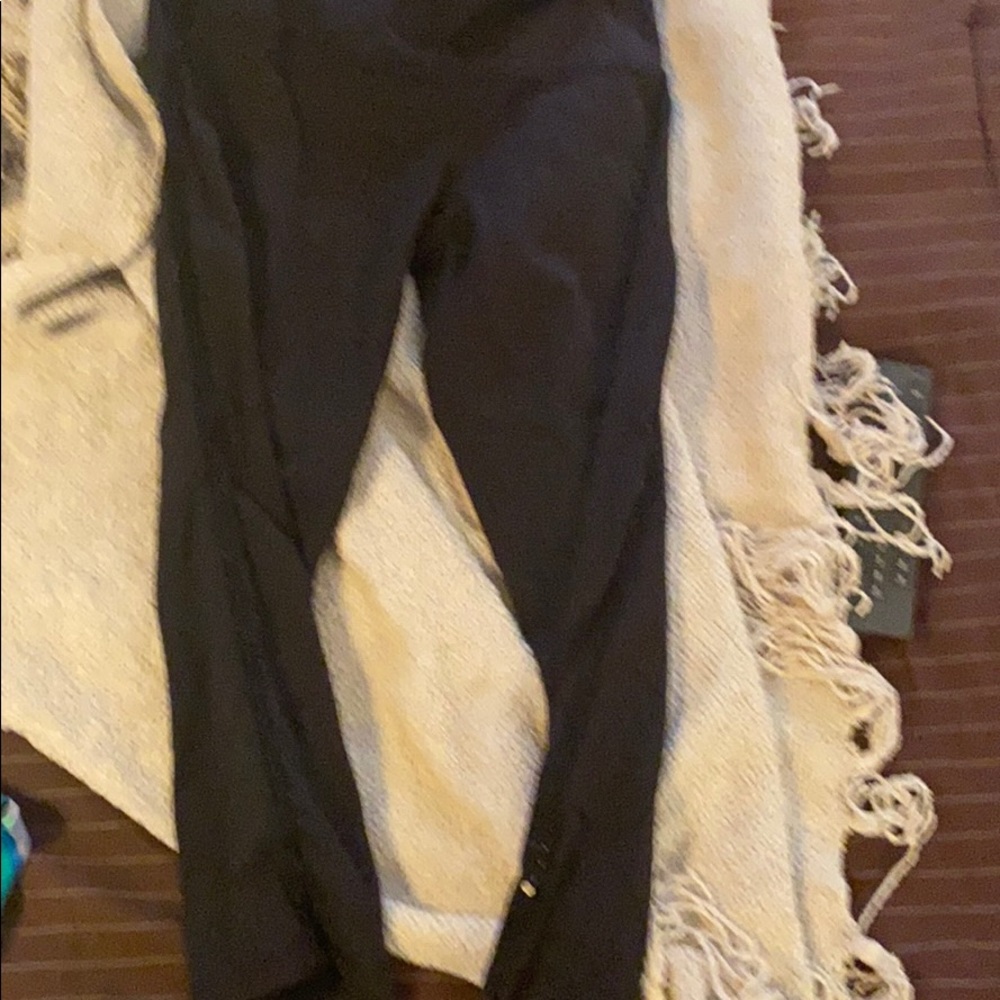 Lululemon crop velvet bow ankle detail